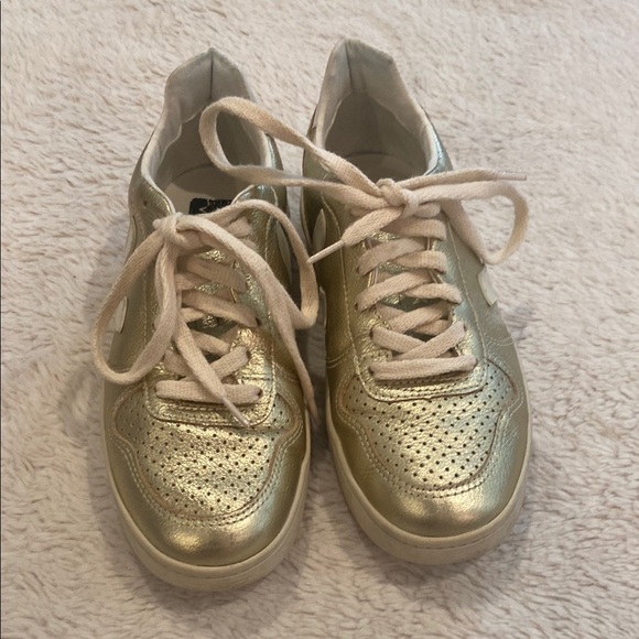 Veja Gold Sneakers - Picture 7 of 12